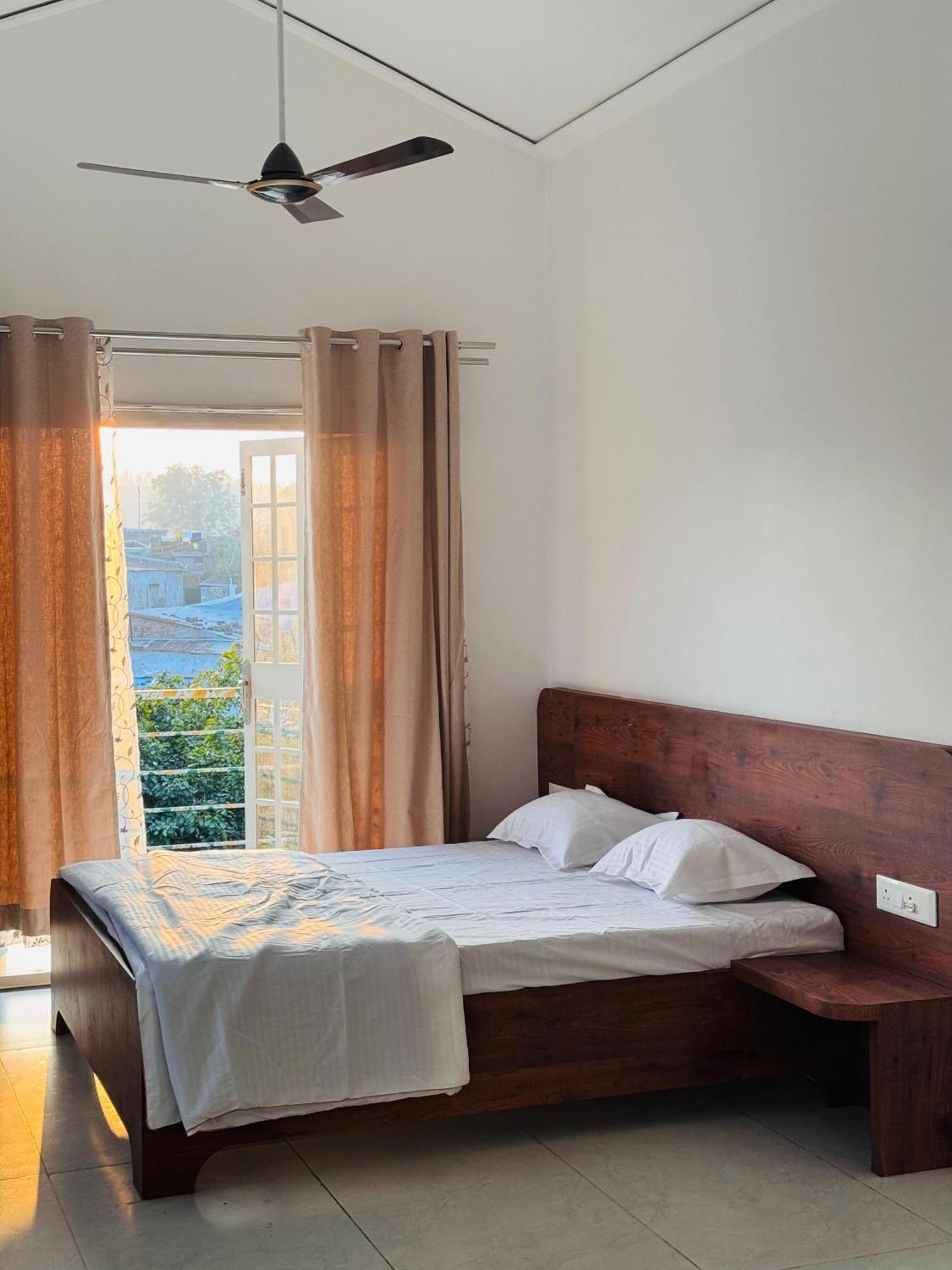 The Gulmohar, Chikhaldara Hotel Buitenkant foto